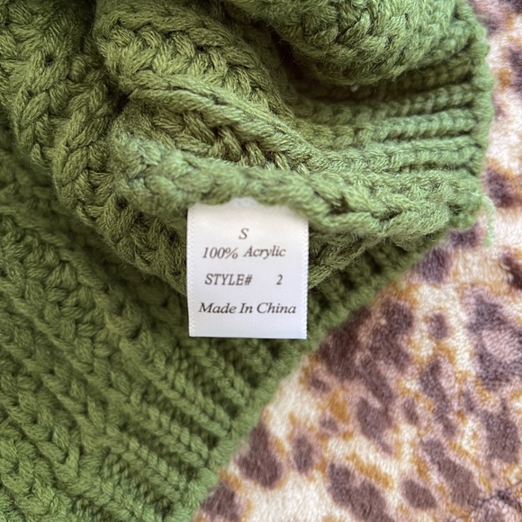 Pink Lily Sweater - Picture 5 of 6